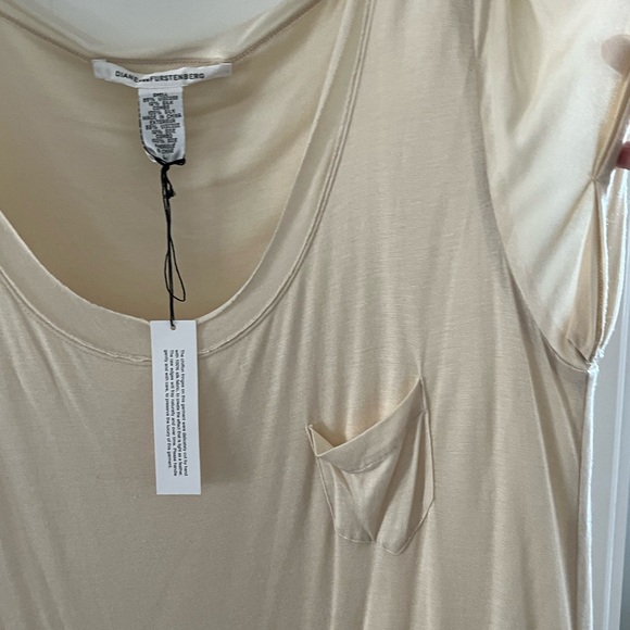 New DIANE von FURSTENBERG dress - Picture 4 of 4